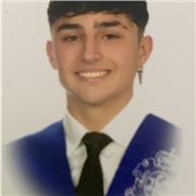 Soy un chico amigable y aplicado, estudio ingenieria electrica en la UAL y siempre que explico algo me dicen que deberia ser profe